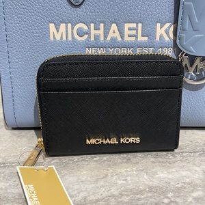 Michael Kors Jet Set Travel Medium Zip Around Card Case 
Color: Black
NWT